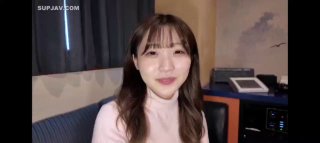 三个小嫩妞一起诱惑狼友大秀直播，全程露脸吃奶玩逼道具抽插，浪叫呻吟不止，69玩弄还舔菊花